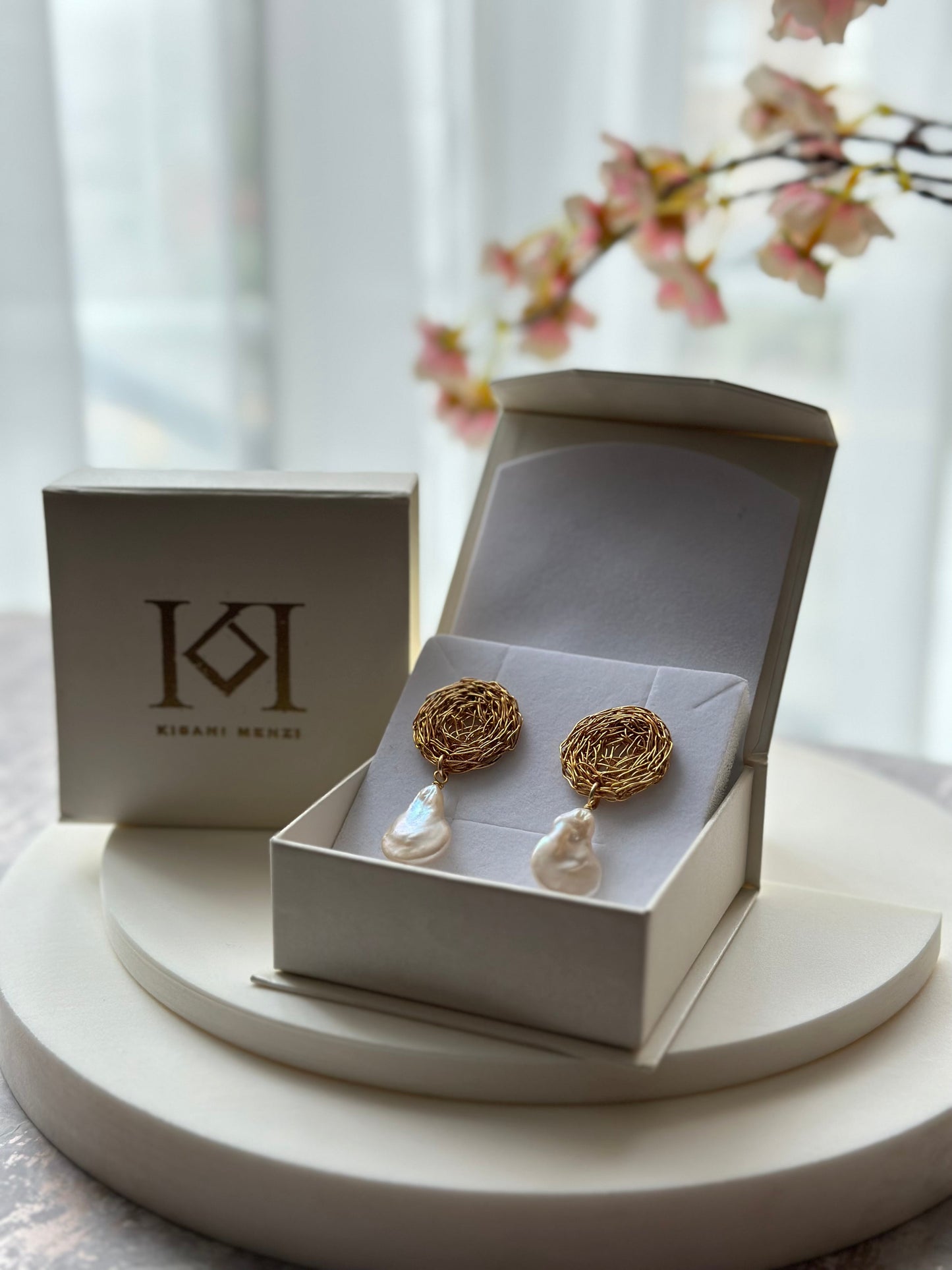 Tearia Pearl Earrings