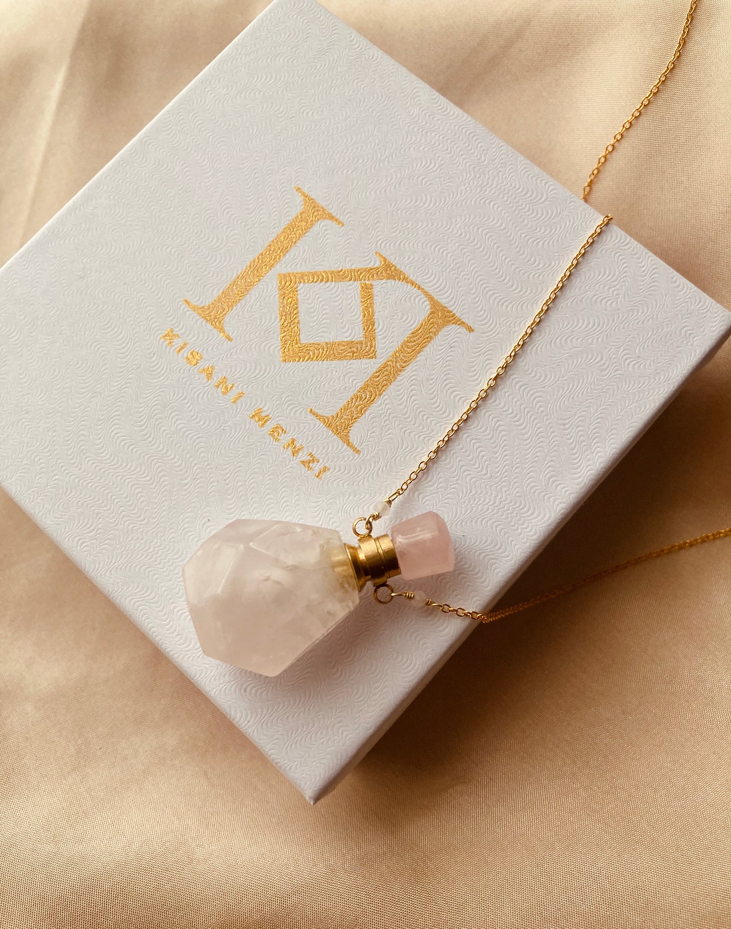 Rose Quartz Aromatherapy Perfume Bottle Pendant & Essential Oils