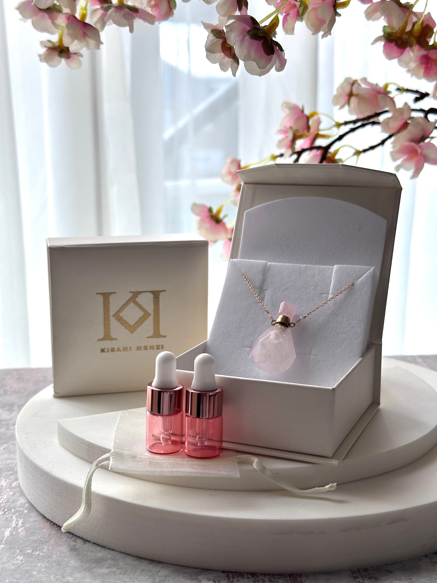 Rose Quartz Aromatherapy Perfume Bottle Pendant & Essential Oils
