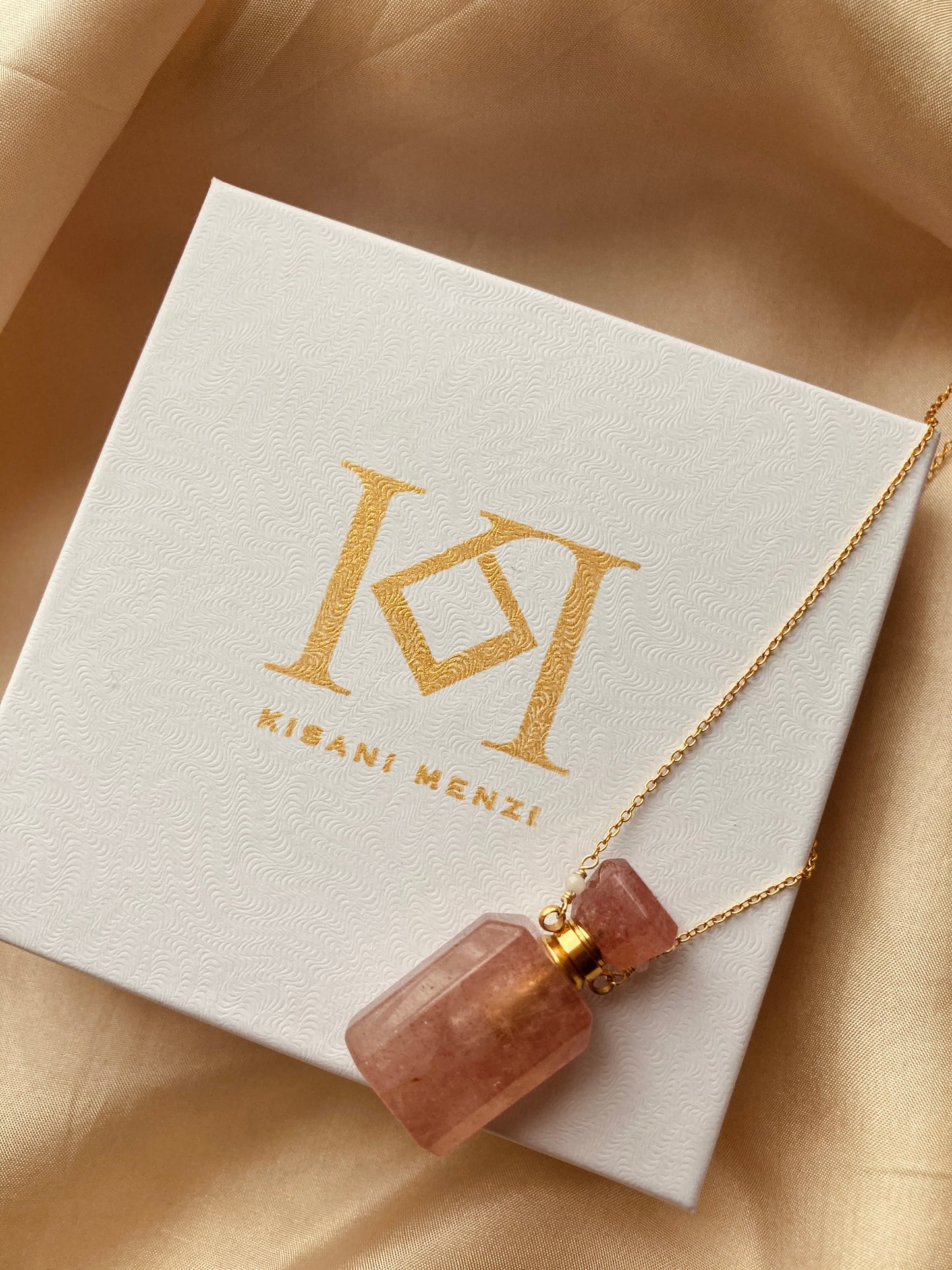 Rose Quartz Aromatherapy Perfume Bottle Pendant Necklace & Essential Oils Kit